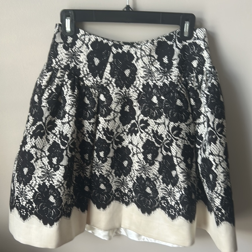 Milly size 4 full skirt - Picture 2 of 3